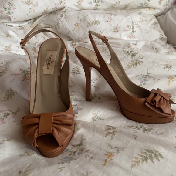 Valentino tan brown bow high heels size 36 - Picture 2 of 15